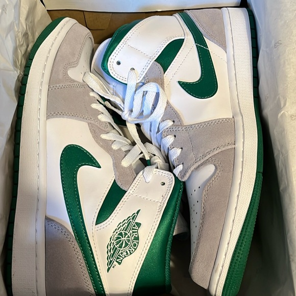Jordan Other - AIR JORDAN 1 MID SE